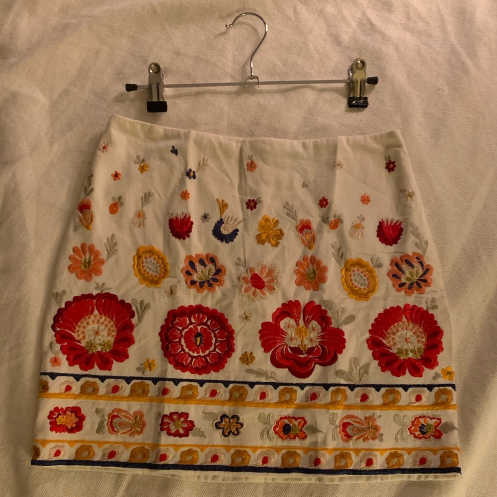 Unique vibrant miniskirt with embroidered flowers